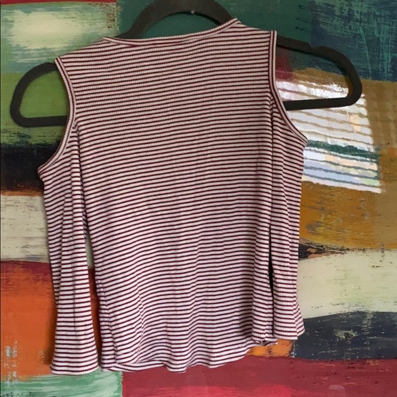 Tommy Hilfiger off the shoulder shirt - Picture 5 of 5